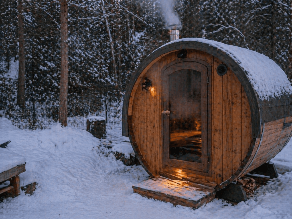 do outdoor saunas need more powerful heaters in cold weather